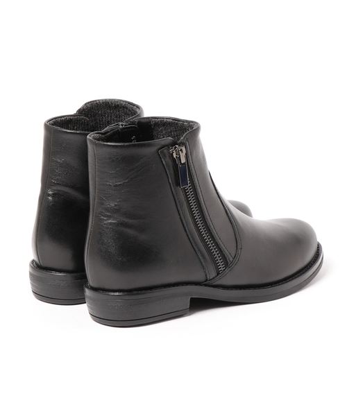 cava cava（サヴァサヴァ）の「〈cava cava（サヴァサヴァ）〉撥水・サイドジップショートブーツ（ブーツ・レディース・ブラック/ダークブラウン・22.5cm/23.5cm/24.5cm/23.0cm/24.0cm）」の3枚目の写真