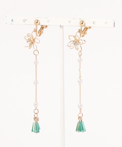 カヤ（カヤ）の「【カヤ】花飾り色房イヤリング（イヤリング・レディース・ブルー/グリーン/アイボリー/ピンク/パープル/レッド・FREE）」の3枚目の写真