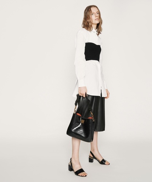 CHARLES & KEITH（チャールズ & キース）の「クロックエフェクト バケツショルダーバッグ / CrocEffect