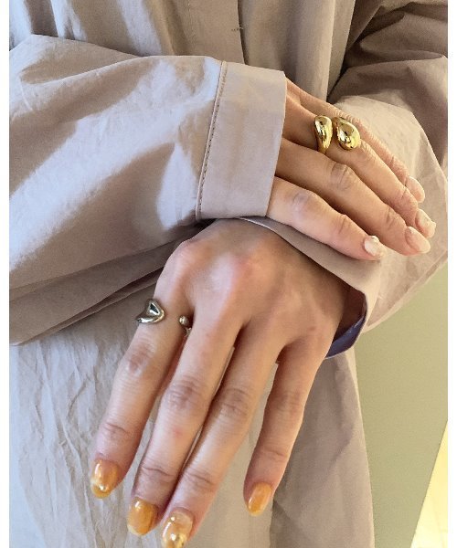 mou（モウ）の「Defor mation ring（リング・レディース・シルバー・FREE）」の2枚目の写真