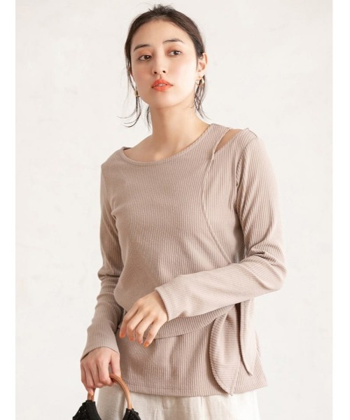 fifth（フィフス）の「レイヤード風アシンメトリートップス（Tシャツ/カットソー・レディース・ライトカーキ/グレイッシュベージュ・MEDIUM）」の2枚目の写真