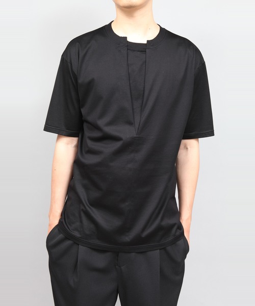 ato(アトウ)の「BOX PLEATS T-SHIRT(Tシャツ/カットソー・メンズ・ホワイト/ライトブルー/ブラック/グリーン・46/48)」の2枚目の写真