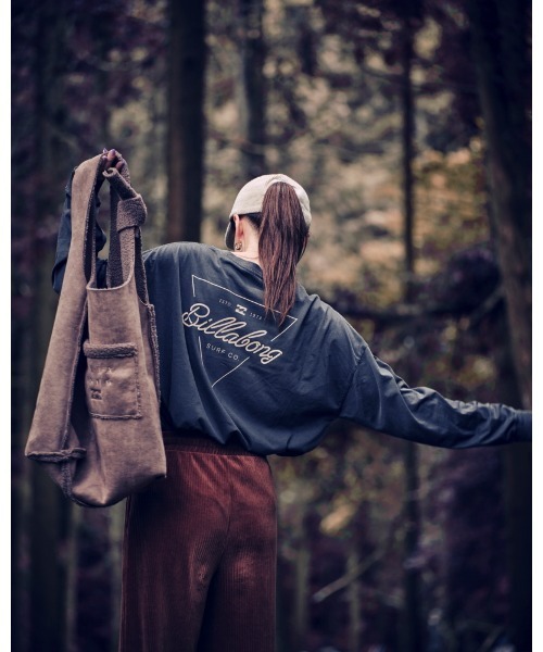 BILLABONG(ビラボン)の「BILLABONG レディース L/S TEE ルーズロンT【2020年秋冬モデル】/ビラボン 長袖 ロンT バックプリント(Tシャツ/カットソー・レディース・ブラック/オフホワイト/ピンク/ベージュ・MEDIUM/LARGE)」の3枚目の写真