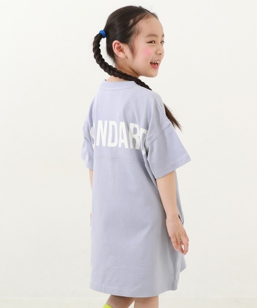 devirock（デビロック）の「バックロゴプリント 半袖ワンピース（ワンピース・キッズ・パープル系その他/グレイッシュブルー/ブルーグレー/グリーン系その他/ラベンダー/ブラック/ブルー系その他/グレー系その他/チャコール/スモークピンク・130cm/140cm/110cm/120cm/100cm/150cm/160cm）」の7枚目の写真