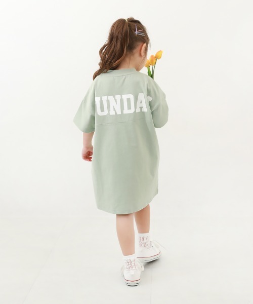 devirock（デビロック）の「バックロゴプリント 半袖ワンピース（ワンピース・キッズ・パープル系その他/グレイッシュブルー/ブルーグレー/グリーン系その他/ラベンダー/ブラック/ブルー系その他/グレー系その他/チャコール/スモークピンク・130cm/140cm/110cm/120cm/100cm/150cm/160cm）」の17枚目の写真