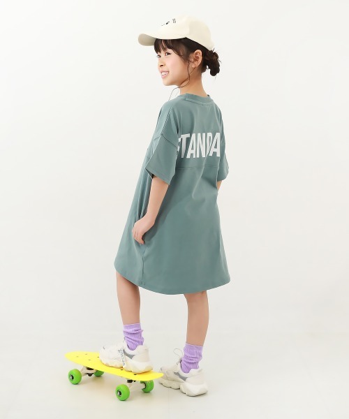 devirock（デビロック）の「バックロゴプリント 半袖ワンピース（ワンピース・キッズ・パープル系その他/グレイッシュブルー/ブルーグレー/グリーン系その他/ラベンダー/ブラック/ブルー系その他/グレー系その他/チャコール/スモークピンク・130cm/140cm/110cm/120cm/100cm/150cm/160cm）」の16枚目の写真