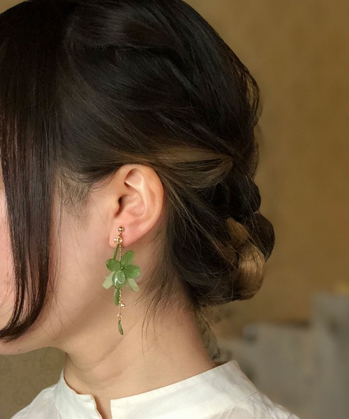 m.soeur（エムスール）の「アジサイとクララのイヤリング＊（イヤリング・レディース・ホワイト/グリーン/ブルー/ライトグリーン・FREE）」の3枚目の写真