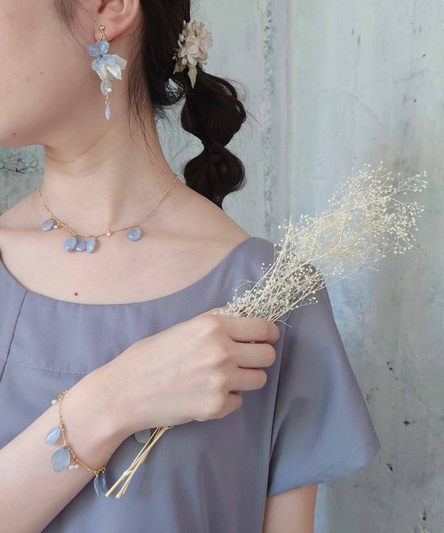 m.soeur（エムスール）の「アジサイとクララのイヤリング＊（イヤリング・レディース・ホワイト/グリーン/ブルー/ライトグリーン・FREE）」の15枚目の写真