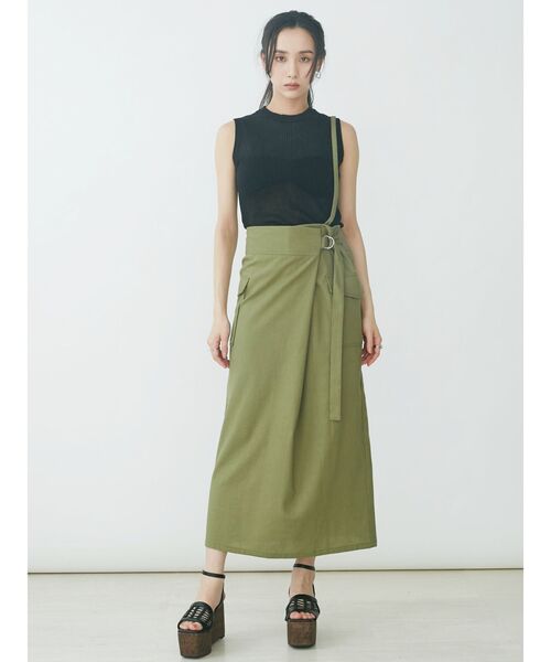 EVRIS(エヴリス)の「ワンショルサスペンダースカート(スカート・レディース・カーキ/ブラック・FREE)」の2枚目の写真
