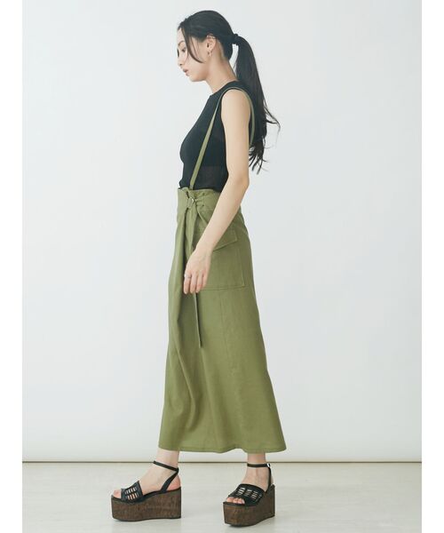 EVRIS(エヴリス)の「ワンショルサスペンダースカート(スカート・レディース・カーキ/ブラック・FREE)」の4枚目の写真