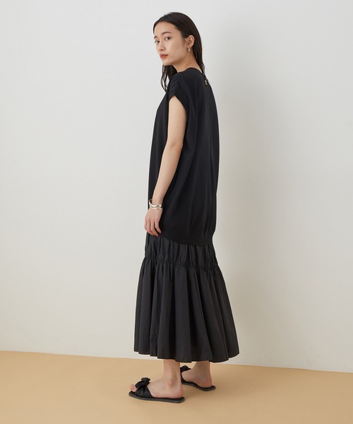 ADAM ET ROPE'(アダムエロペ)の「タフタドッキングカットワンピース(ワンピース・レディース・ブラック/グレー・FREE)」の5枚目の写真
