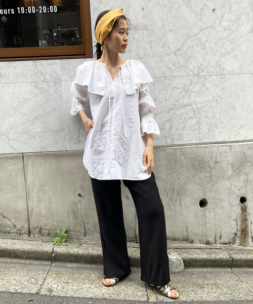 fredy emue（フレディエミュ）の「ケープフリル衿ブラウス（シャツ/ブラウス・レディース・ブラック/レッド/オフホワイト・38）」の4枚目の写真