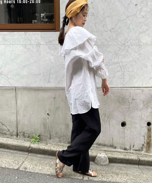 fredy emue（フレディエミュ）の「ケープフリル衿ブラウス（シャツ/ブラウス・レディース・ブラック/レッド/オフホワイト・38）」の5枚目の写真