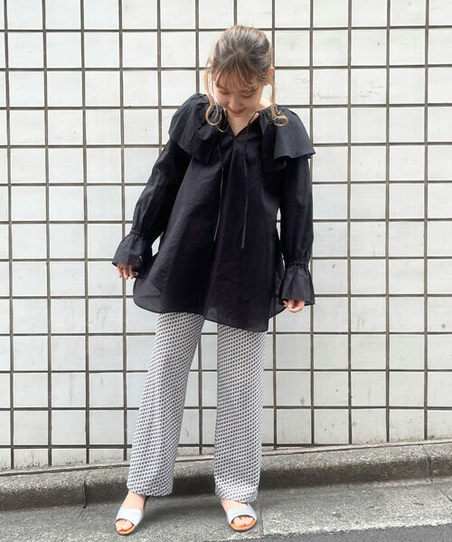 fredy emue（フレディエミュ）の「ケープフリル衿ブラウス（シャツ/ブラウス・レディース・ブラック/レッド/オフホワイト・38）」の12枚目の写真