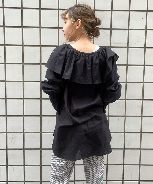 fredy emue（フレディエミュ）の「ケープフリル衿ブラウス（シャツ/ブラウス・レディース・ブラック/レッド/オフホワイト・38）」の14枚目の写真