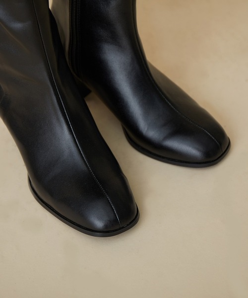 MADEMOISELLE ROPE'（マドモアゼル ロペ）の「センターシームロングブーツ（ブーツ・レディース・ブラック・36.5/37.5/35.5）」の2枚目の写真
