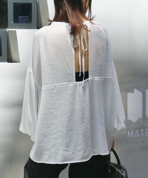 CORNERS（コーナーズ）の「綿タッチ楊柳バックオープンブラウス（シャツ/ブラウス・レディース・ホワイト/ブラック/ピンク/グリーン系その他・M）」の2枚目の写真