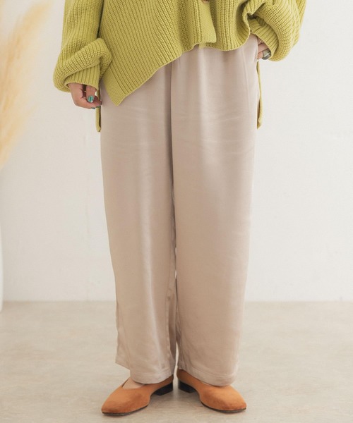 ITEMS URBANRESEARCH(アイテムズ アーバンリサーチ)の「サテンイージーパンツ(その他パンツ・レディース・グレー系その他/ブラック/マスタード/ブラウン・FREE)」の3枚目の写真