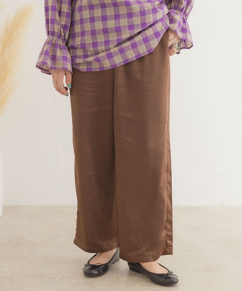 ITEMS URBANRESEARCH(アイテムズ アーバンリサーチ)の「サテンイージーパンツ(その他パンツ・レディース・グレー系その他/ブラック/マスタード/ブラウン・FREE)」の4枚目の写真