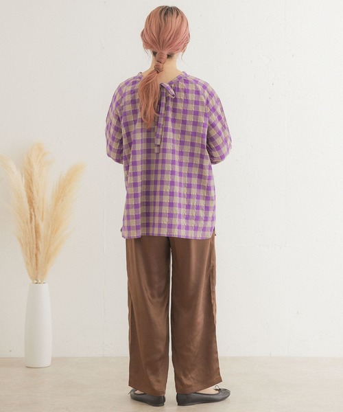 ITEMS URBANRESEARCH(アイテムズ アーバンリサーチ)の「サテンイージーパンツ(その他パンツ・レディース・グレー系その他/ブラック/マスタード/ブラウン・FREE)」の11枚目の写真