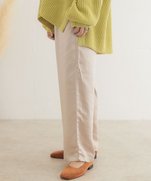 ITEMS URBANRESEARCH(アイテムズ アーバンリサーチ)の「サテンイージーパンツ(その他パンツ・レディース・グレー系その他/ブラック/マスタード/ブラウン・FREE)」の15枚目の写真