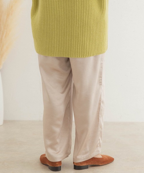 ITEMS URBANRESEARCH(アイテムズ アーバンリサーチ)の「サテンイージーパンツ(その他パンツ・レディース・グレー系その他/ブラック/マスタード/ブラウン・FREE)」の17枚目の写真