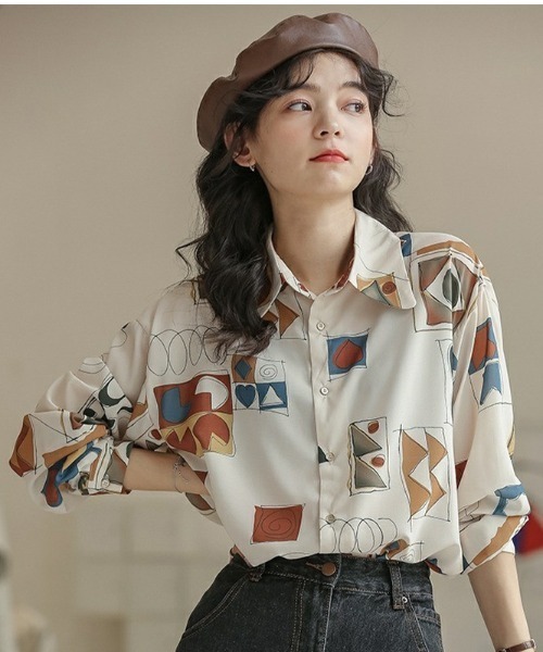 KOR（ケーオーアール）の「総柄　長袖シャツ（シャツ/ブラウス・レディース・ベージュ系その他・S/M/L/XL）」の4枚目の写真
