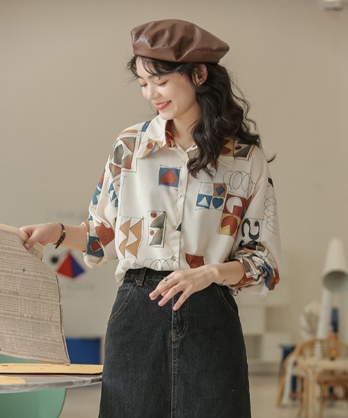 KOR（ケーオーアール）の「総柄　長袖シャツ（シャツ/ブラウス・レディース・ベージュ系その他・S/M/L/XL）」の7枚目の写真
