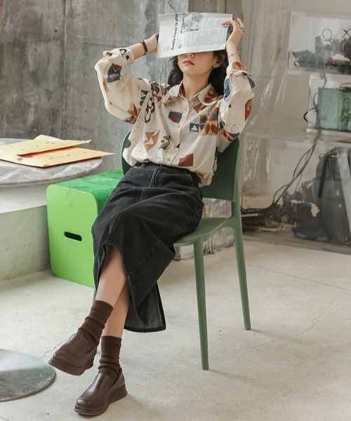 KOR（ケーオーアール）の「総柄　長袖シャツ（シャツ/ブラウス・レディース・ベージュ系その他・S/M/L/XL）」の3枚目の写真