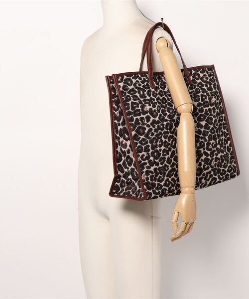 coca(coca)(コカ)の「レオパード柄ビッグトートバッグ(トートバッグ・レディース・レオパード・ONE SIZE)」の5枚目の写真