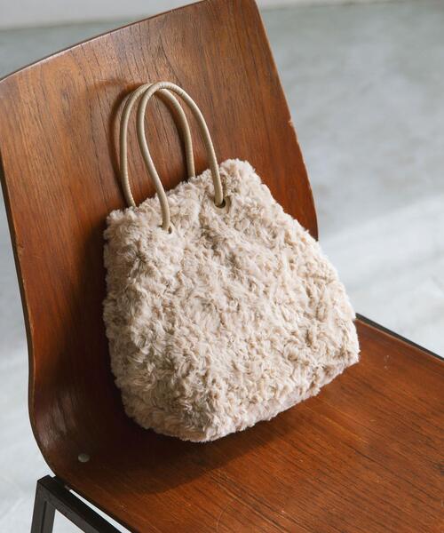 green label relaxing（グリーンレーベルリラクシング）の「ボア ミニショッピング 2WAYバッグ（ショルダーバッグ・レディース・ブラック/オフホワイト/モカ/ケリー・FREE）」の5枚目の写真