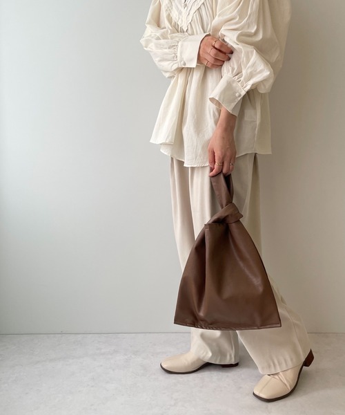 LE MORE（リモア）の「ワンハンドルスクエアバッグ（ハンドバッグ・レディース・ブラック/ベージュ/ブラウン/アイボリー・FREE）」の8枚目の写真