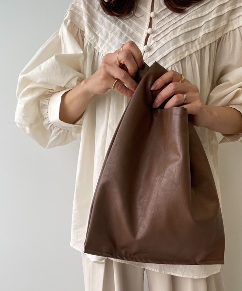 LE MORE（リモア）の「ワンハンドルスクエアバッグ（ハンドバッグ・レディース・ブラック/ベージュ/ブラウン/アイボリー・FREE）」の9枚目の写真