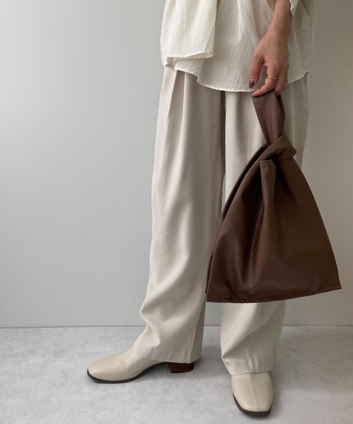 LE MORE（リモア）の「ワンハンドルスクエアバッグ（ハンドバッグ・レディース・ブラック/ベージュ/ブラウン/アイボリー・FREE）」の10枚目の写真