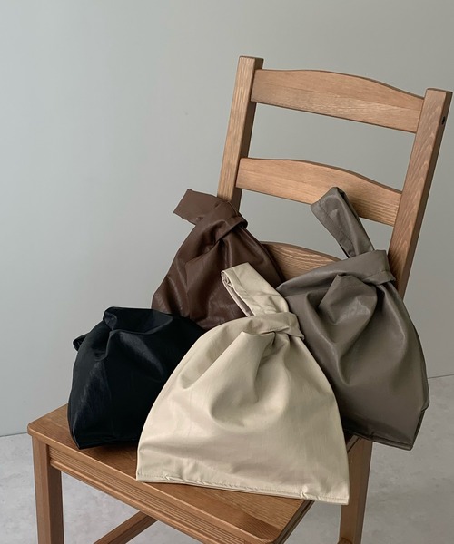 LE MORE（リモア）の「ワンハンドルスクエアバッグ（ハンドバッグ・レディース・ブラック/ベージュ/ブラウン/アイボリー・FREE）」の11枚目の写真