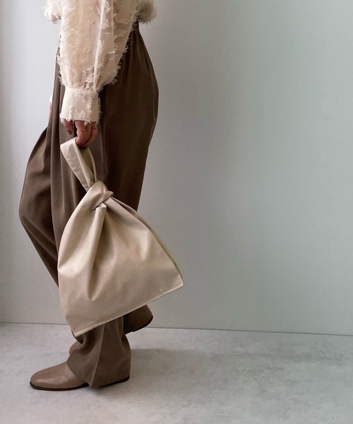 LE MORE（リモア）の「ワンハンドルスクエアバッグ（ハンドバッグ・レディース・ブラック/ベージュ/ブラウン/アイボリー・FREE）」の6枚目の写真