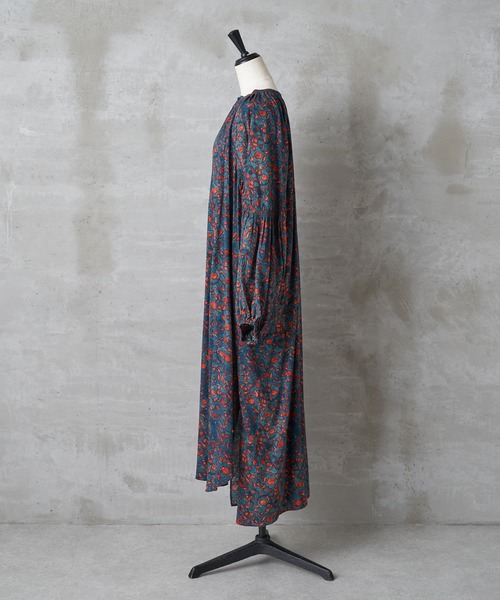 BEARDSLEY（ビアズリー）の「袖のギャザーもアクセントに《FRIPIER》プリントマキシワンピース（ワンピース・レディース・グリーン・FREE）」の6枚目の写真