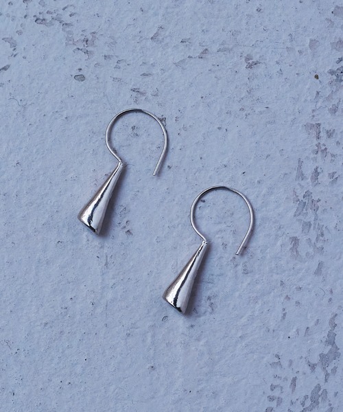 NOMINE(ノミネ)の「プリズムフープピアス(ピアス(両耳用)・レディース・シルバー/ゴールド・フリー)」の4枚目の写真