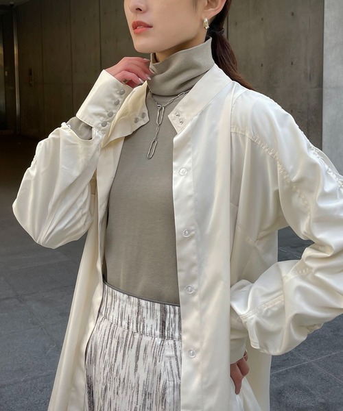 &g'aime(アンジェム)の「【&g'aime】タートルネックニット(Tシャツ/カットソー・レディース・ホワイト/ブラック/カーキ/グレイッシュベージュ・FREE)」の2枚目の写真