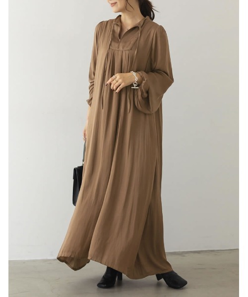 Re:EDIT（リエディ）の「[低身長サイズ有]リサイクルサテンマキシワンピース（ワンピース・レディース・ブラウン/ライム/ブラック/ブラック系その他/ブルー/モカ・MEDIUM/SMALL/SHORT/LARGE）」の4枚目の写真