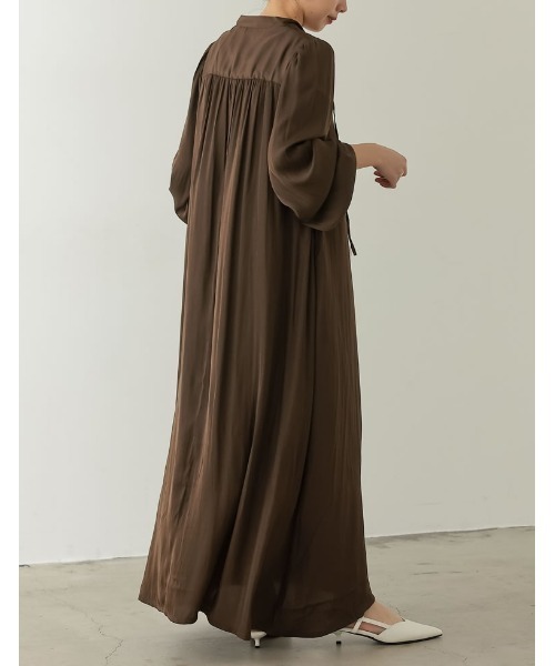 Re:EDIT（リエディ）の「[低身長サイズ有]リサイクルサテンマキシワンピース（ワンピース・レディース・ブラウン/ライム/ブラック/ブラック系その他/ブルー/モカ・MEDIUM/SMALL/SHORT/LARGE）」の21枚目の写真