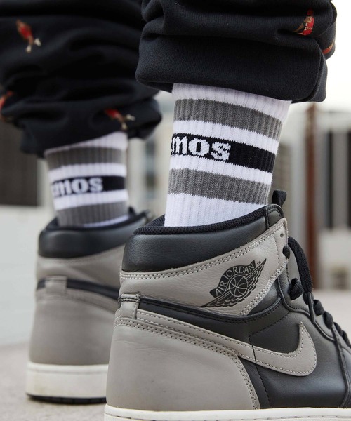 atmos pink(アトモスピンク)の「atmos OG COLOR LINE SOCKS / アトモス オージーカラー ライン ソックス(ソックス/靴下・メンズ・ブラック/レッド/オレンジ/ロイヤルブルー・26-28cm)」の2枚目の写真