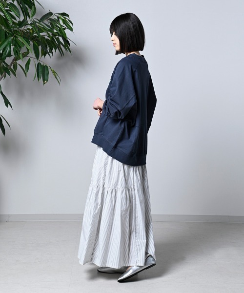 LUPILIEN（ルピリアン）の「【LUPILIEN】切替コクーンプルオーバー（スウェット・レディース・チャコールグレー/オフホワイト/サックスブルー・FREE）」の8枚目の写真