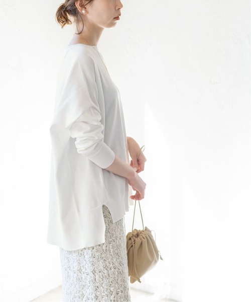 IENA（イエナ）の「《追加》コットンストレッチNEOワイド長袖プルオーバー（ニット/セーター・レディース・ホワイト/ラベンダー/グリーン系その他・FREE）」の13枚目の写真