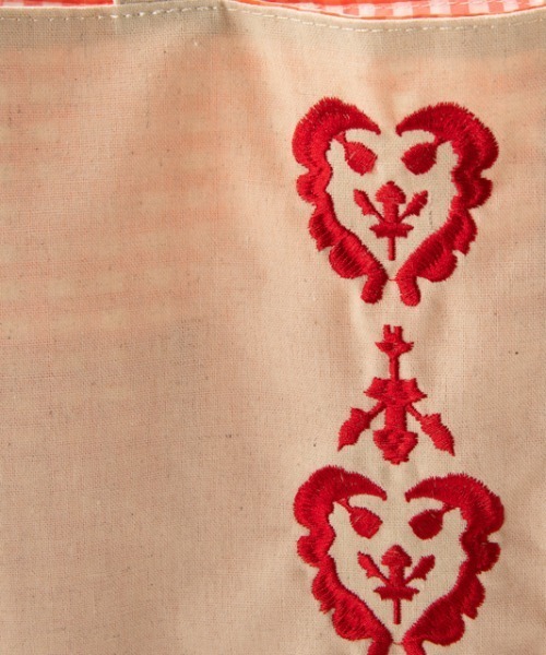 Casselini（キャセリーニ）の「Casselini(キャセリーニ)エンブロイダリートート（トートバッグ・レディース・グリーン/オレンジ/アイボリー・FREE）」の13枚目の写真