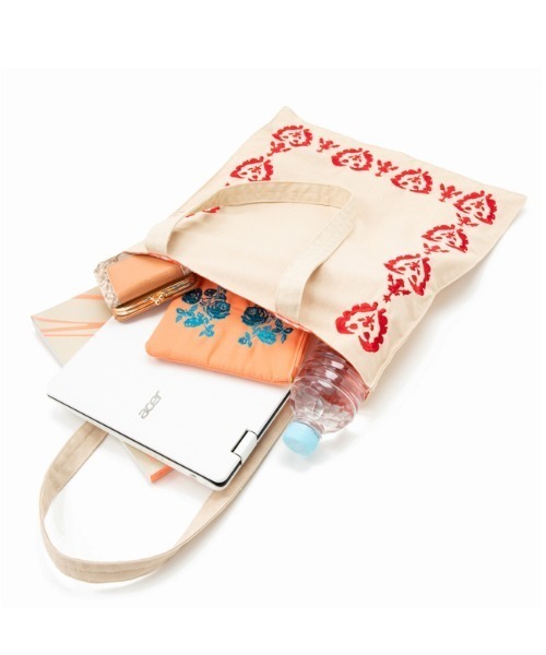 Casselini（キャセリーニ）の「Casselini(キャセリーニ)エンブロイダリートート（トートバッグ・レディース・グリーン/オレンジ/アイボリー・FREE）」の5枚目の写真