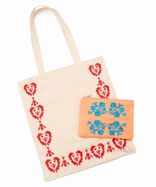 Casselini（キャセリーニ）の「Casselini(キャセリーニ)エンブロイダリートート（トートバッグ・レディース・グリーン/オレンジ/アイボリー・FREE）」の8枚目の写真