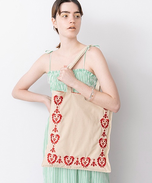 Casselini（キャセリーニ）の「Casselini(キャセリーニ)エンブロイダリートート（トートバッグ・レディース・グリーン/オレンジ/アイボリー・FREE）」の21枚目の写真