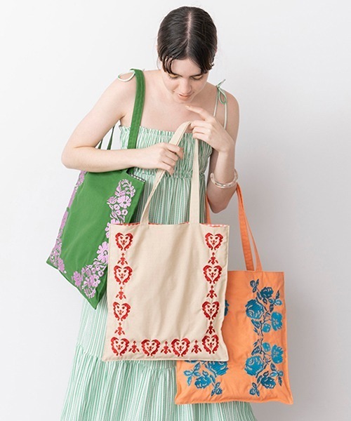 Casselini（キャセリーニ）の「Casselini(キャセリーニ)エンブロイダリートート（トートバッグ・レディース・グリーン/オレンジ/アイボリー・FREE）」の20枚目の写真