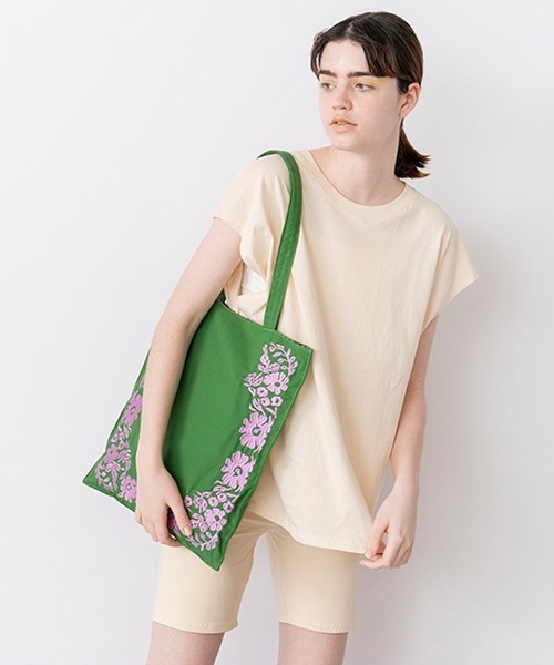 Casselini（キャセリーニ）の「Casselini(キャセリーニ)エンブロイダリートート（トートバッグ・レディース・グリーン/オレンジ/アイボリー・FREE）」の17枚目の写真